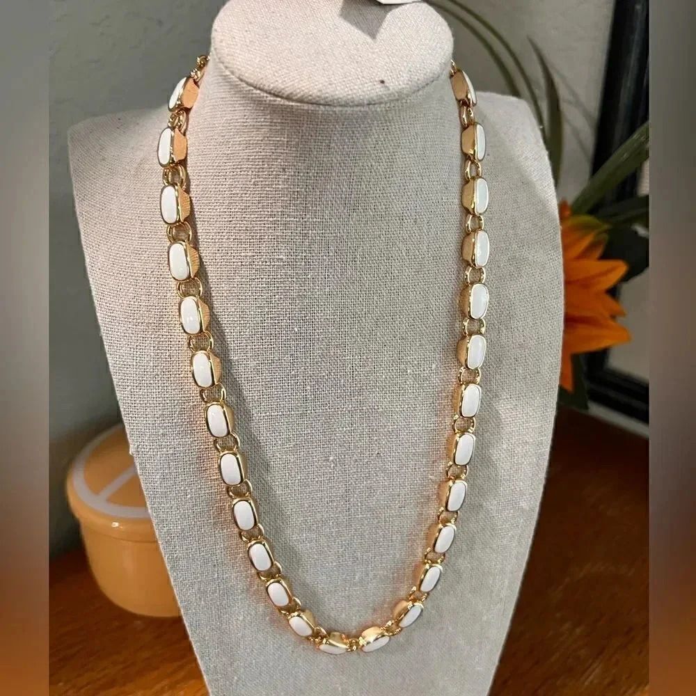 NWT Dillard’s Gold & White Collar Necklace #DILL1